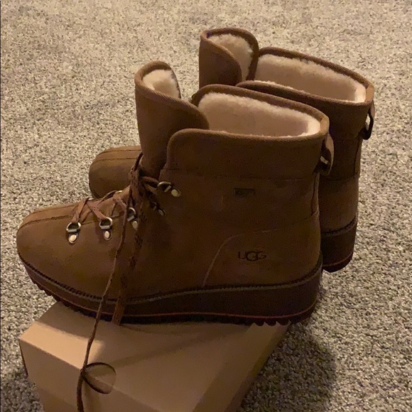 Shoe - Picture 3 of 3